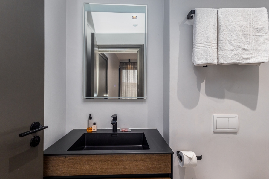 1 Bedroom Property for Sale in Green Point Western Cape
